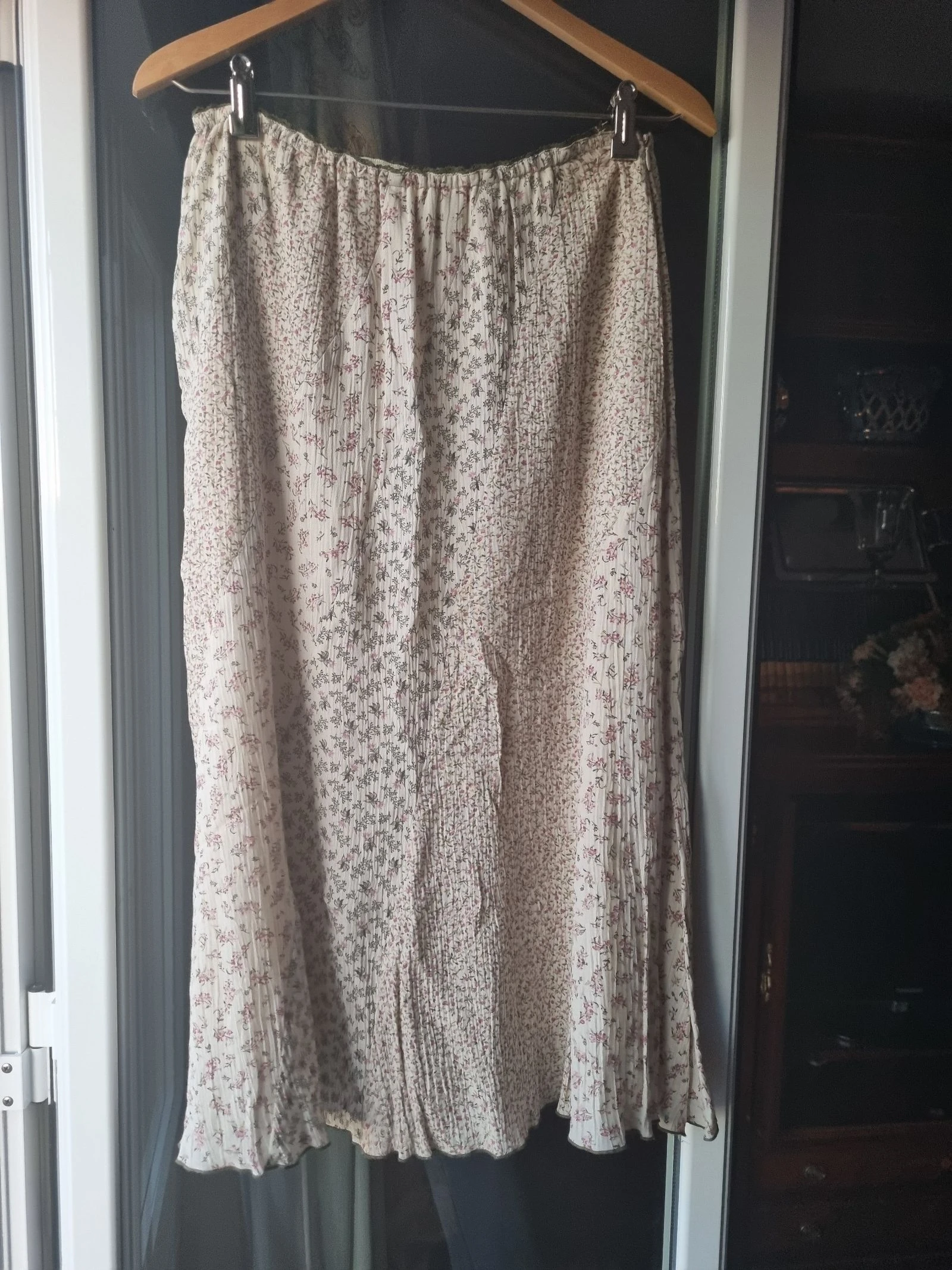 Falda Aberdeen woman beis con florecitas talla 48